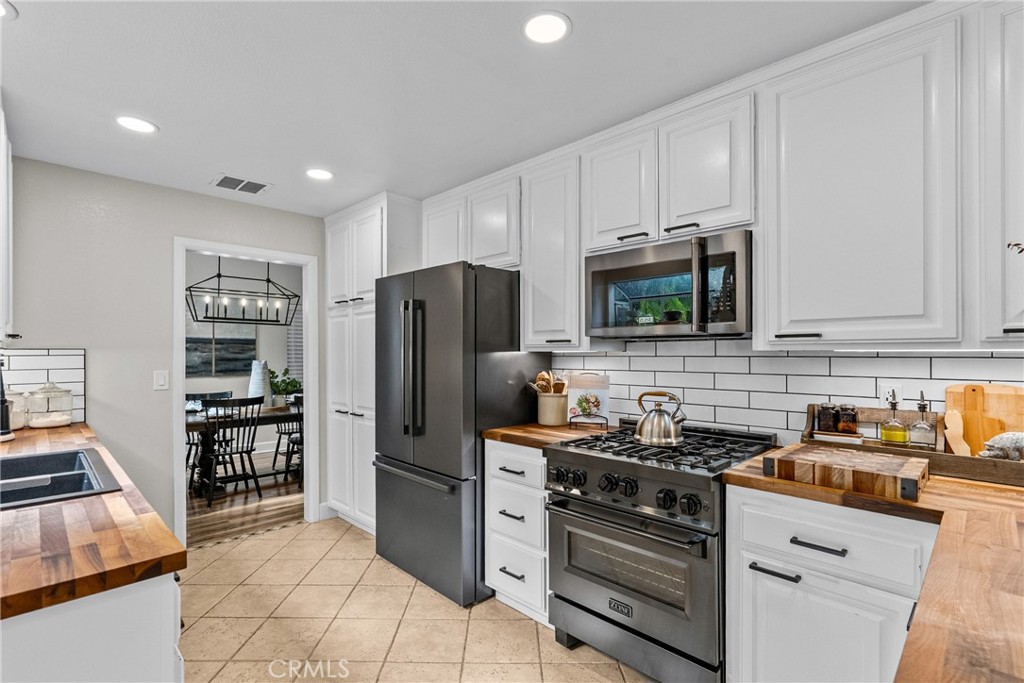 24510 Apple St. Property Photo 12