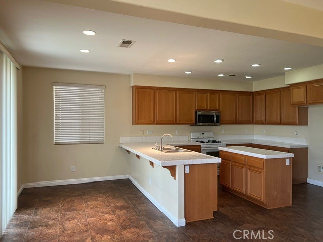 33 Nutwood Avenue Property Photo 4