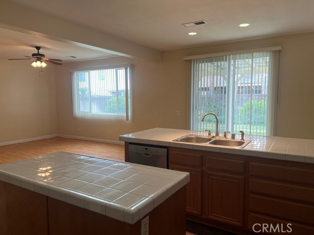 33 Nutwood Avenue Property Photo 6