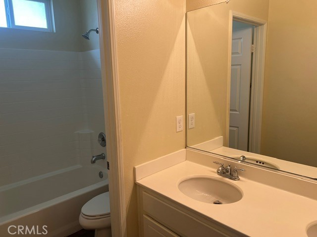 33 Nutwood Avenue Property Photo 24