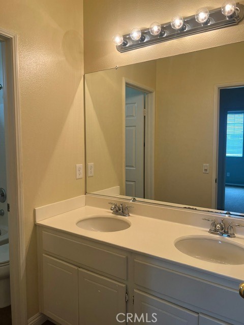 33 Nutwood Avenue Property Photo 25