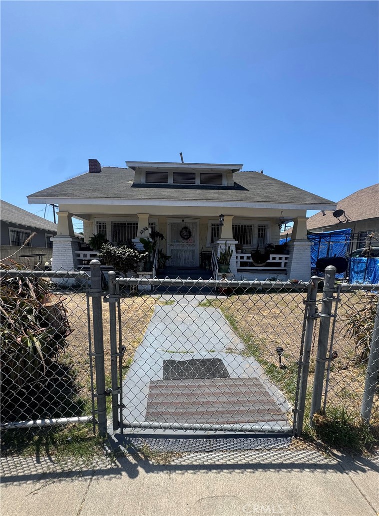 1336 W 46th St Property Photo 1