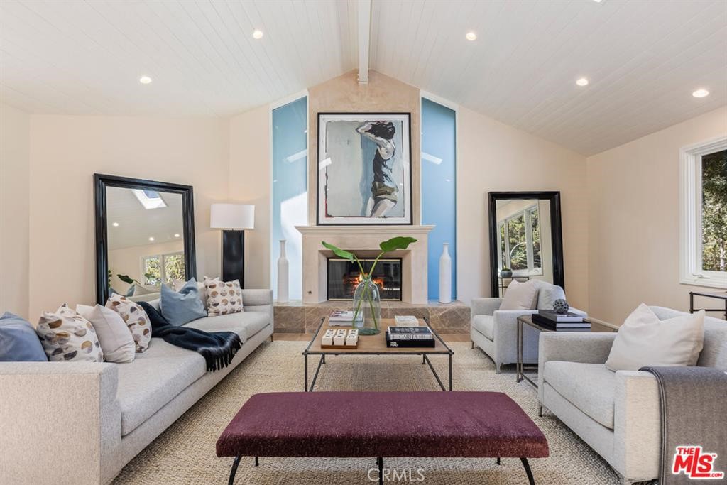 3217 Longridge Property Photo 1
