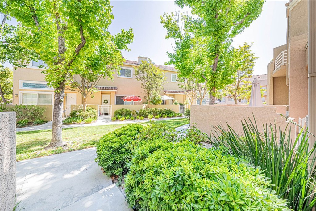 25703 Holiday Circle A Property Photo 4