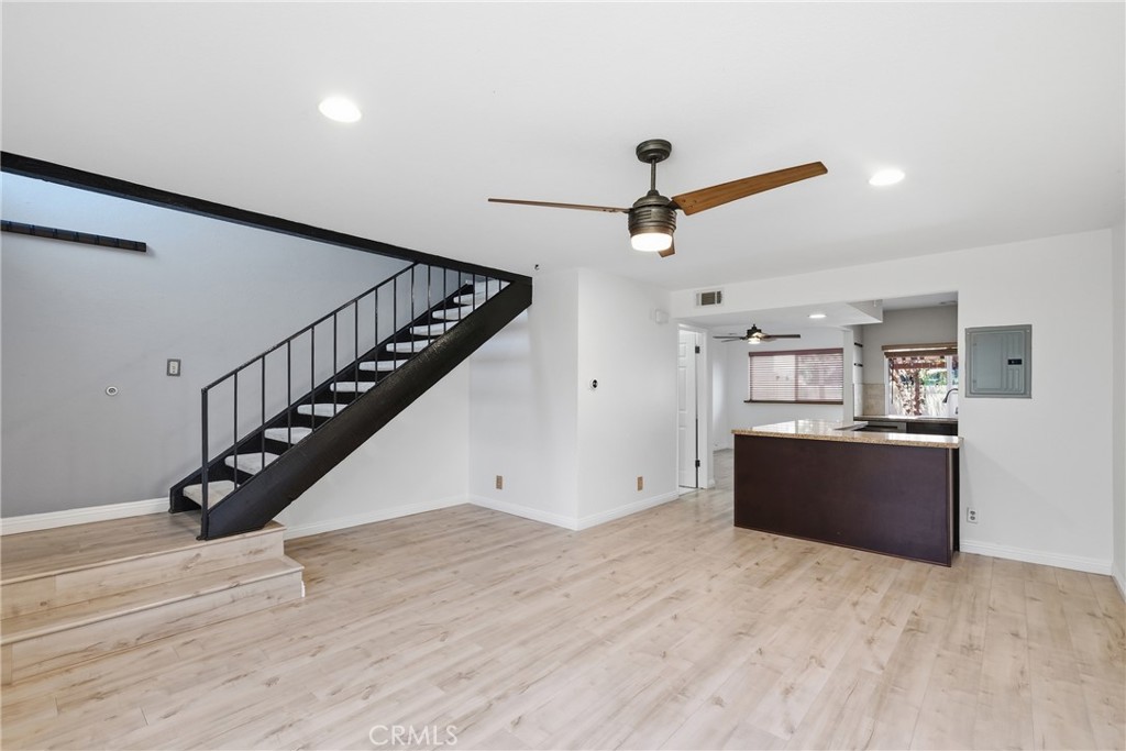 54 Oval Road Property Photo 4