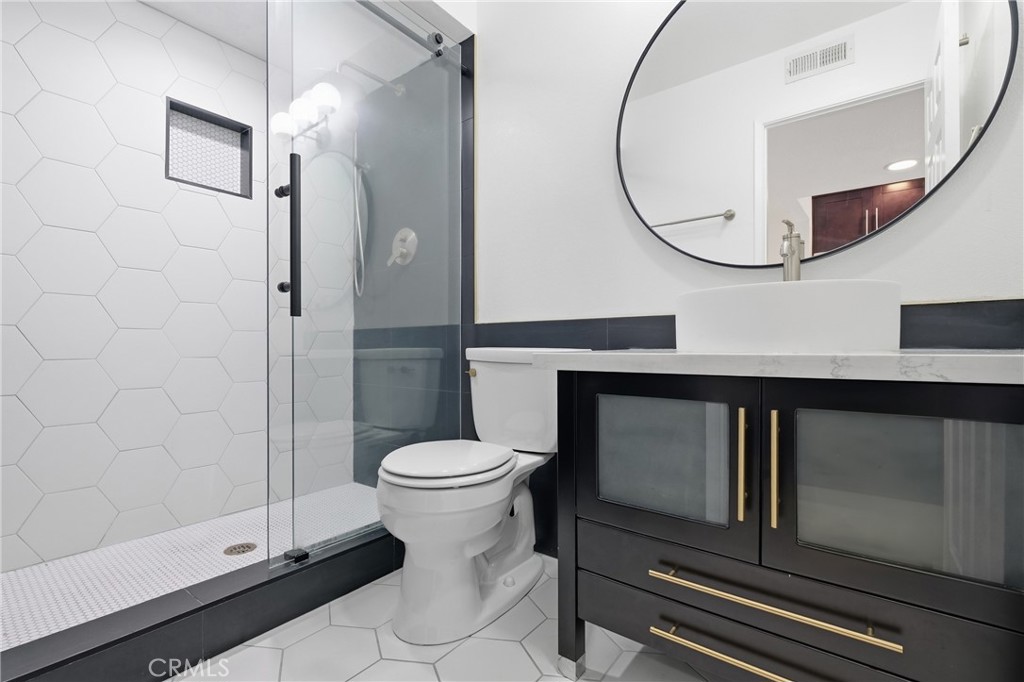54 Oval Road Property Photo 11