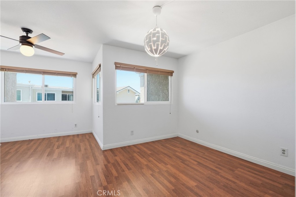 54 Oval Road Property Photo 15
