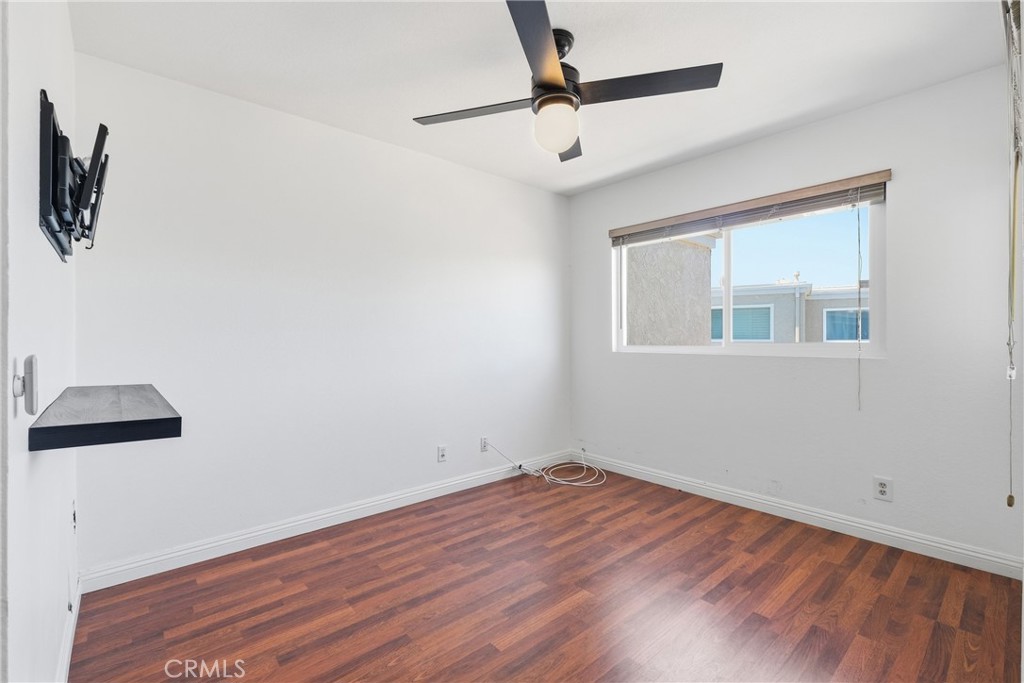 54 Oval Road Property Photo 16
