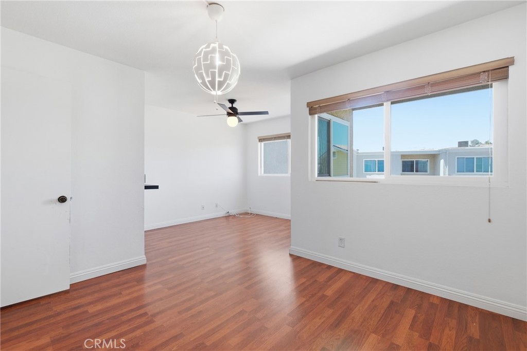 54 Oval Road Property Photo 17