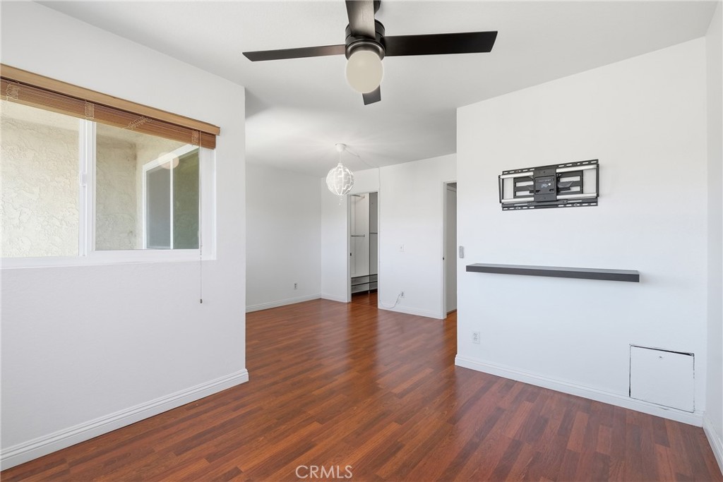 54 Oval Road Property Photo 18