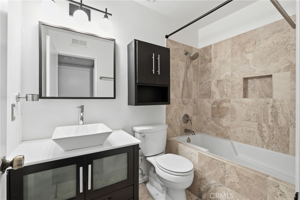 54 Oval Road Property Photo 20