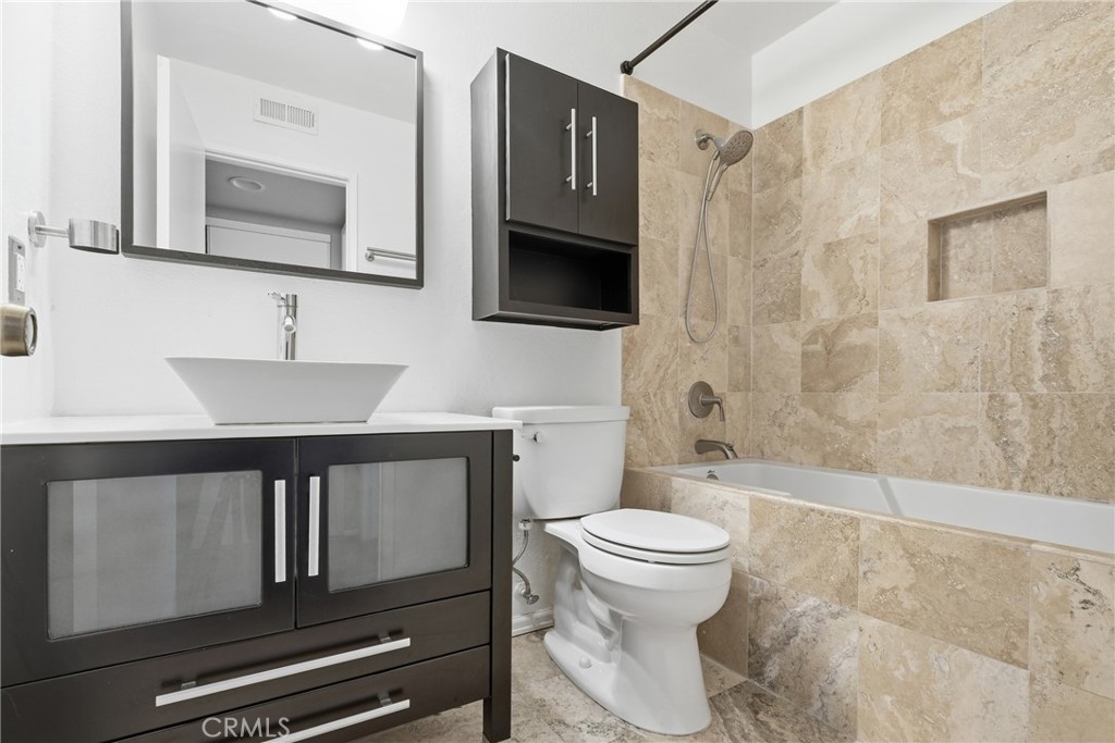 54 Oval Road Property Photo 21