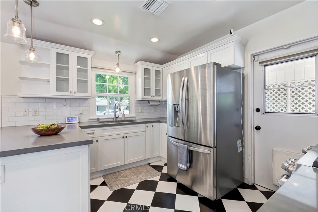5429 Columbus Avenue Property Photo 15