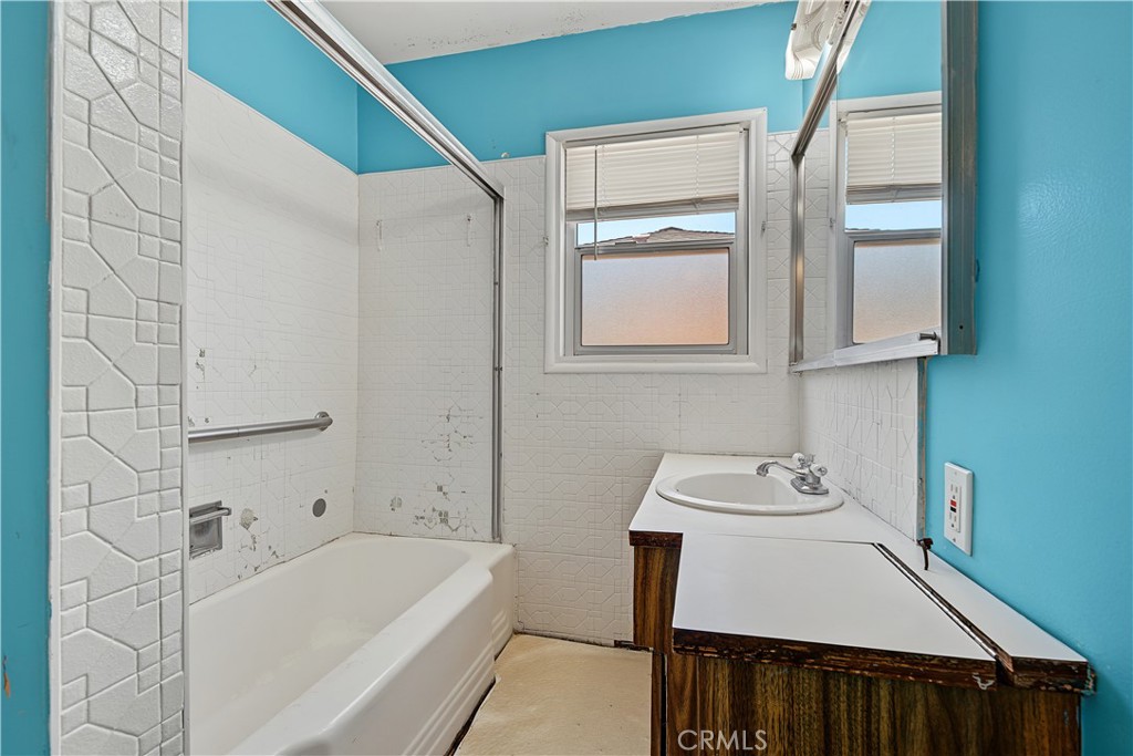 5314 Garypark Avenue Property Photo 5