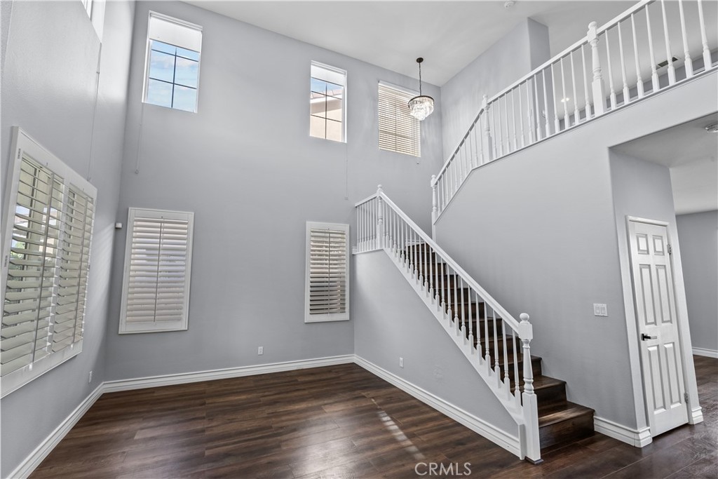 24036 Via Vista Property Photo 8