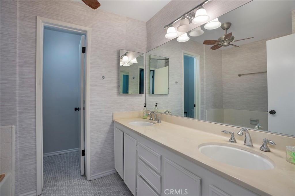 2307 Fox Hills 105 Property Photo 26
