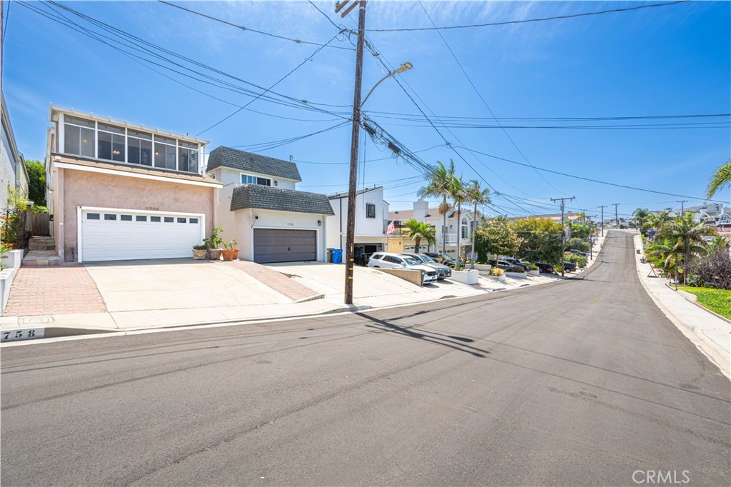 1758 Reed Street Property Photo 45