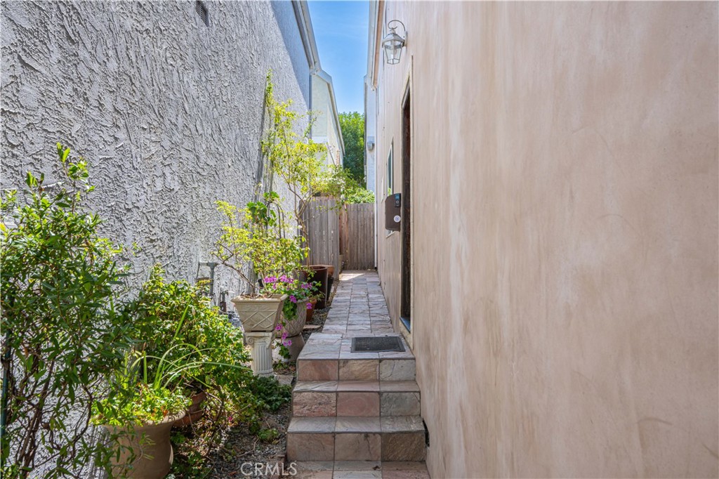 1758 Reed Street Property Photo 46