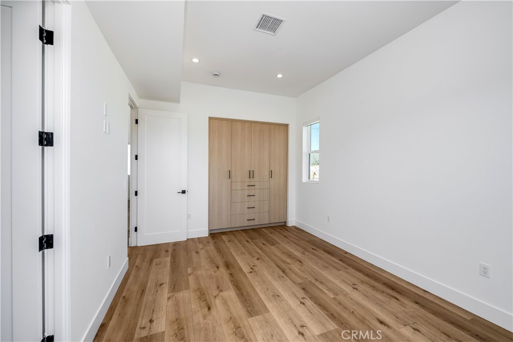 5044 Laurel Canyon Boulevard Property Photo 11