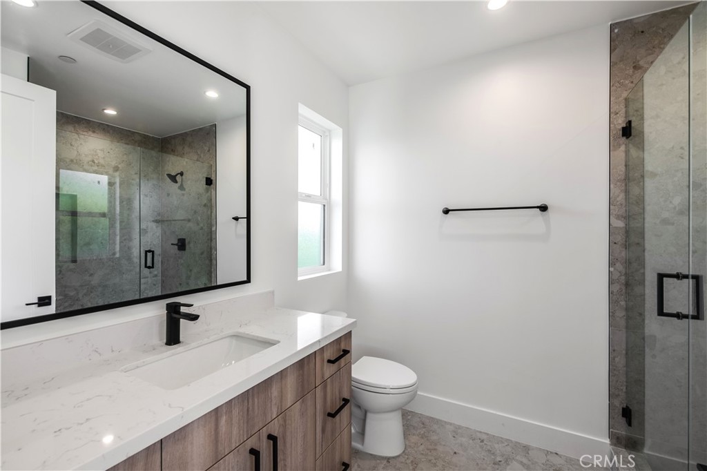 5044 Laurel Canyon Boulevard Property Photo 13