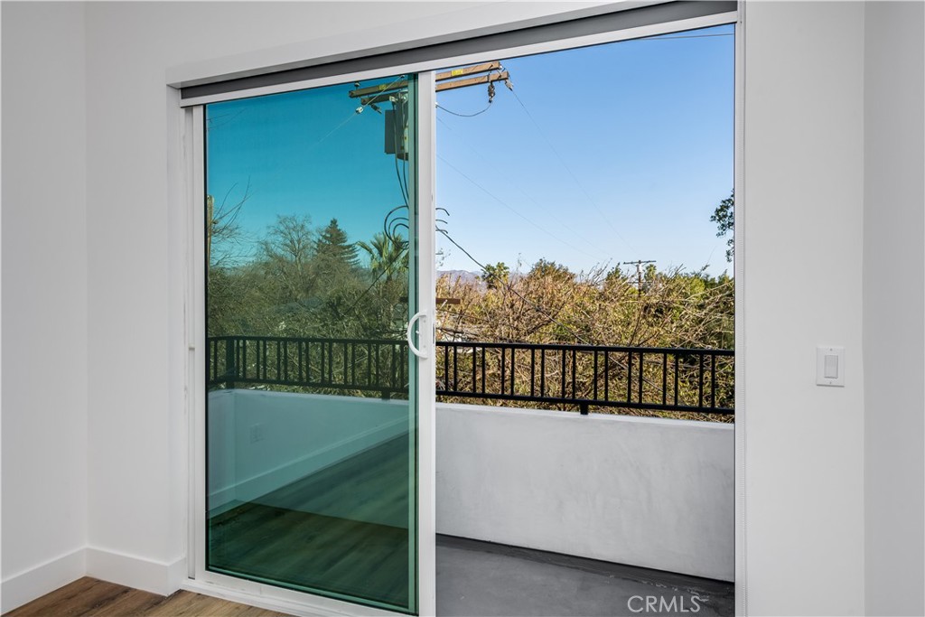 5044 Laurel Canyon Boulevard Property Photo 14