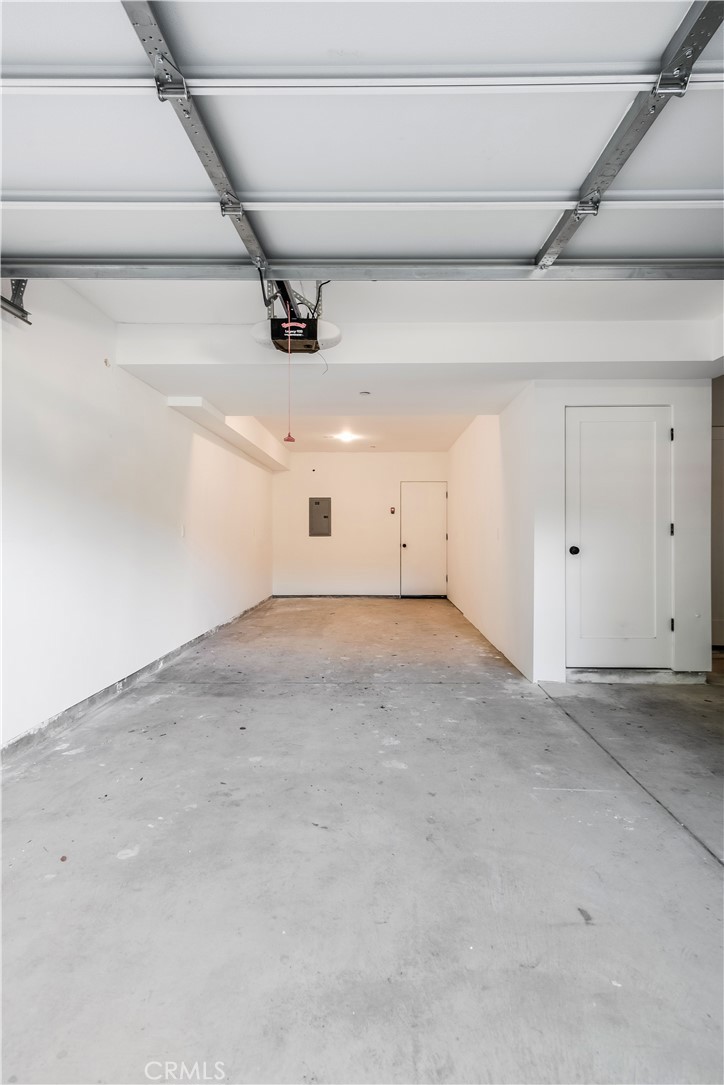 5044 Laurel Canyon Boulevard Property Photo 17