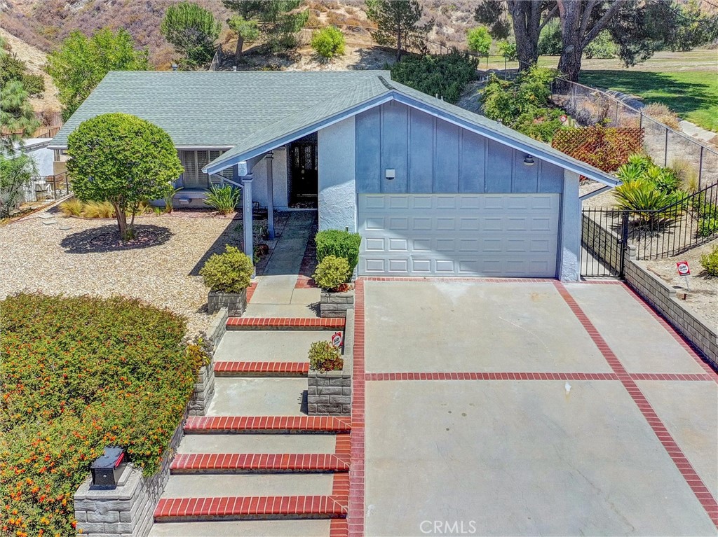 11538 Viking Property Photo 1