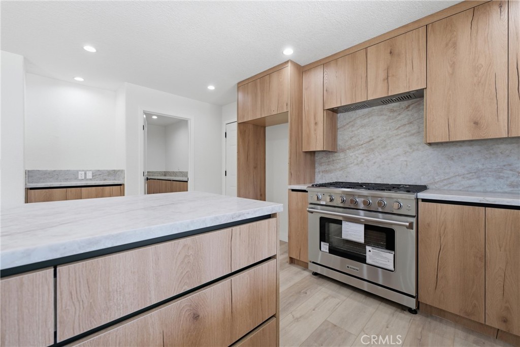 5653 Willow Avenue Property Photo 13