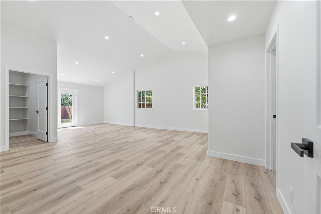 5653 Willow Avenue Property Photo 19