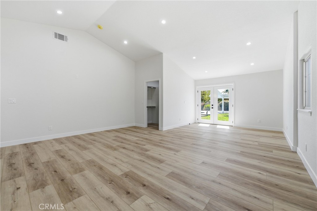 5653 Willow Avenue Property Photo 21