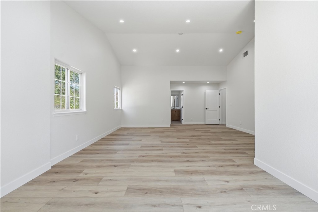 5653 Willow Avenue Property Photo 23