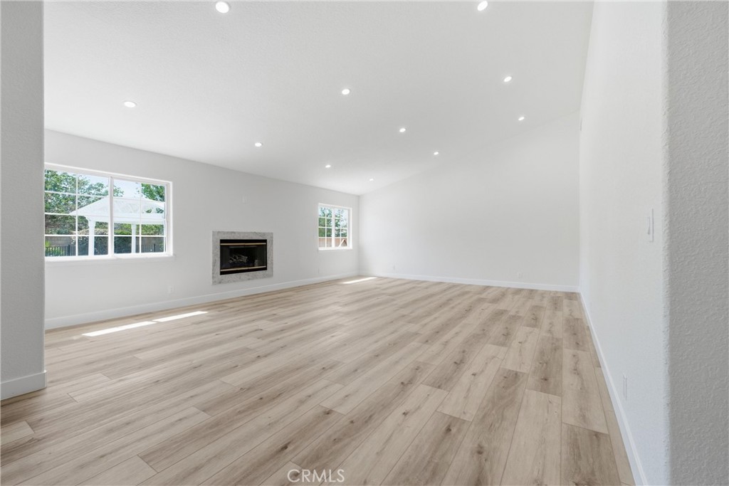 5653 Willow Avenue Property Photo 25
