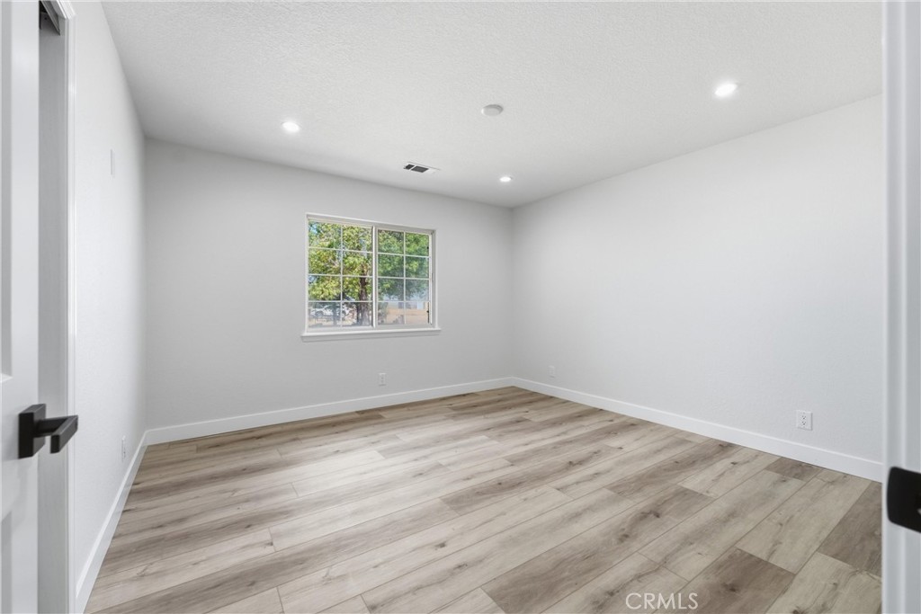 5653 Willow Avenue Property Photo 28