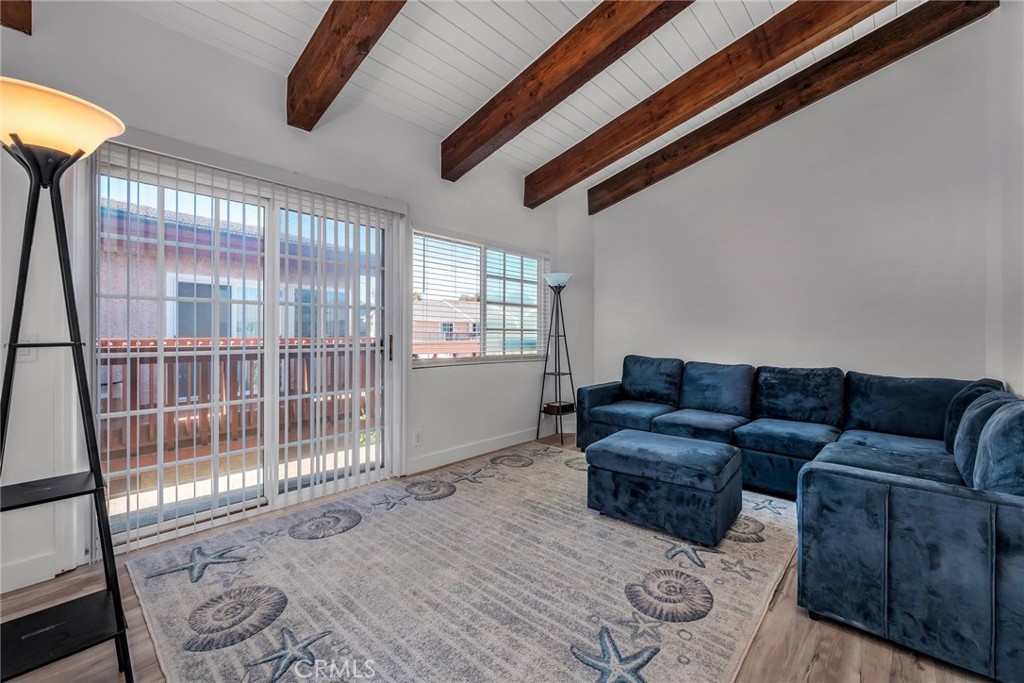5123 Neptune Square Property Photo 9