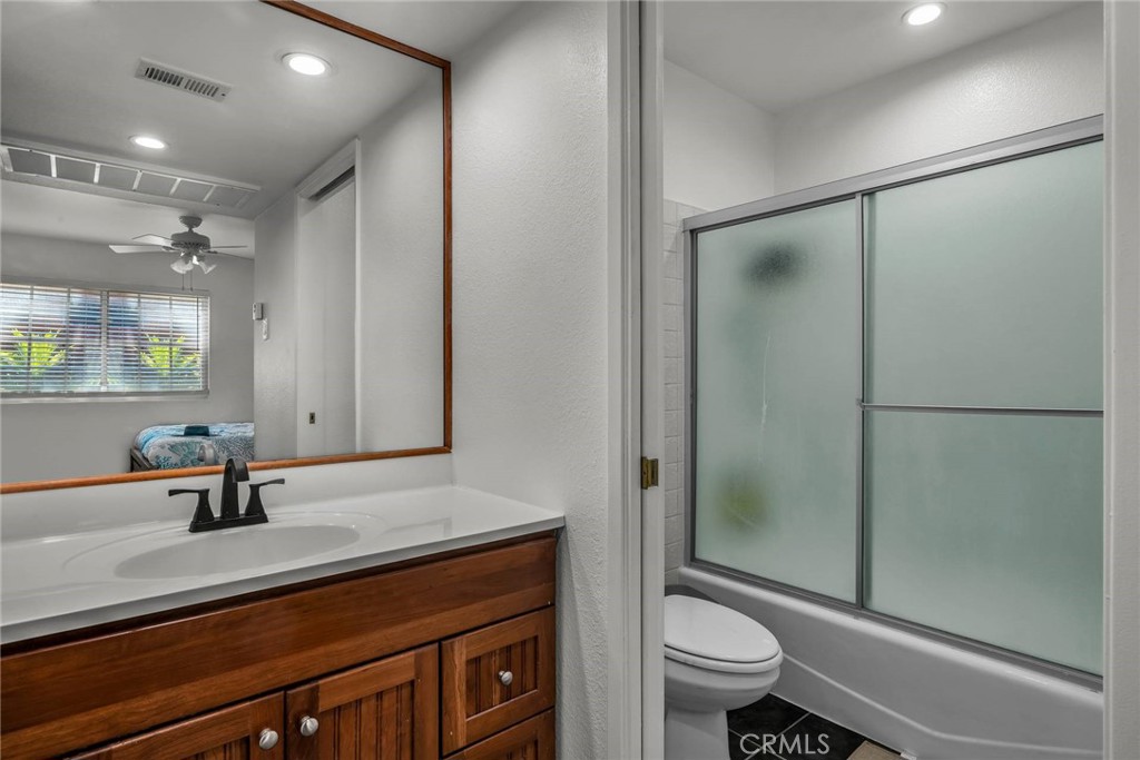5123 Neptune Square Property Photo 18
