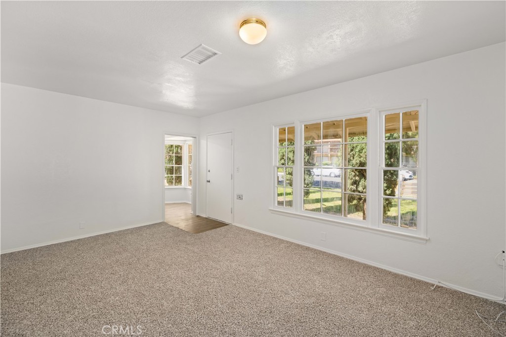 45110 Elm Property Photo 2