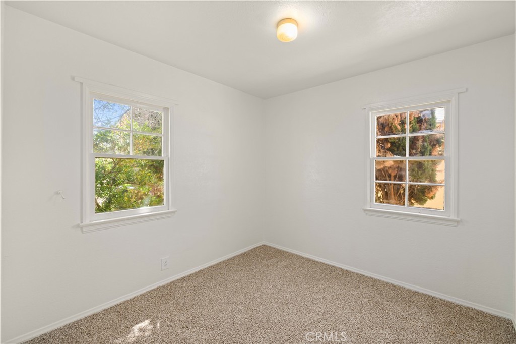 45110 Elm Property Photo 3