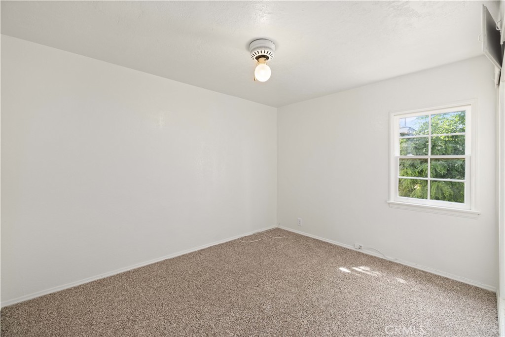 45110 Elm Property Photo 4
