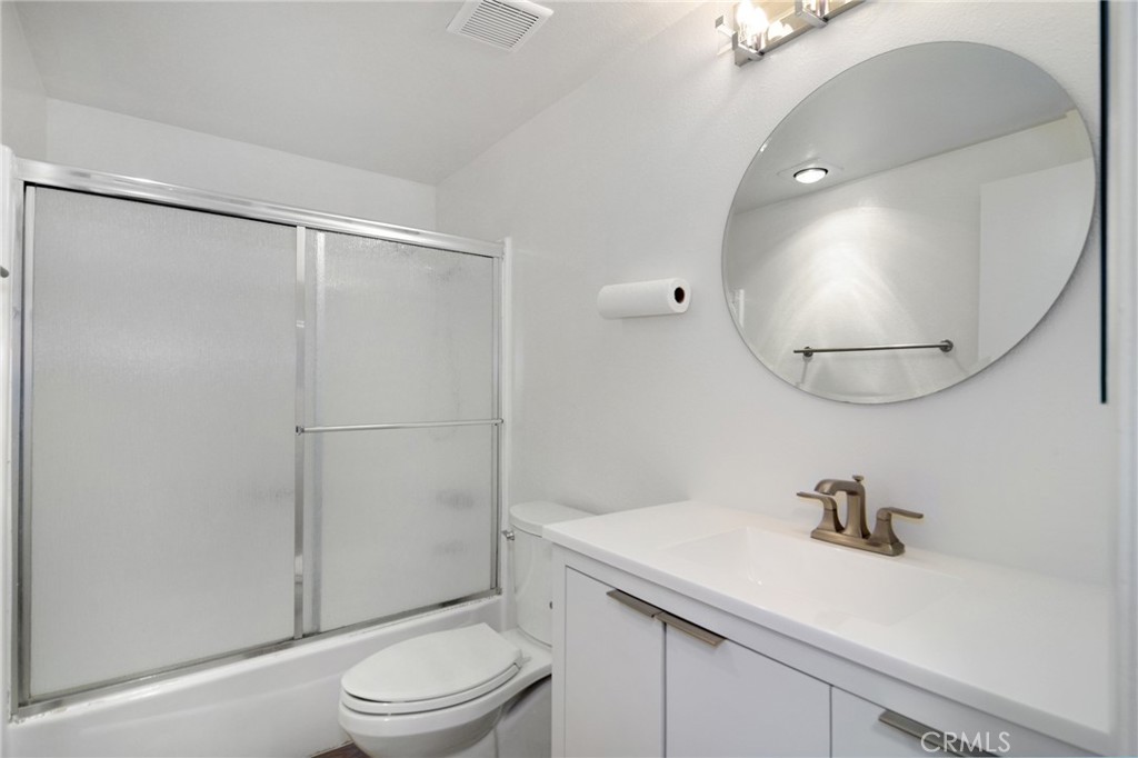 22100 Burbank Boulevard 259g Property Photo 6