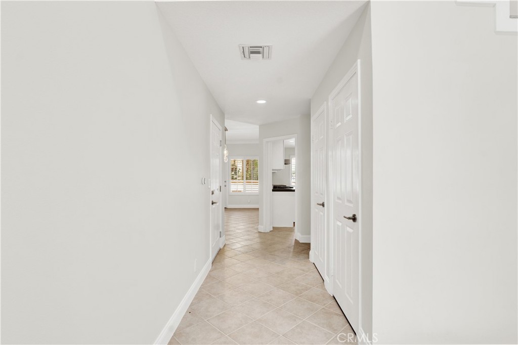 5200 White Oak Avenue 52 Property Photo 4