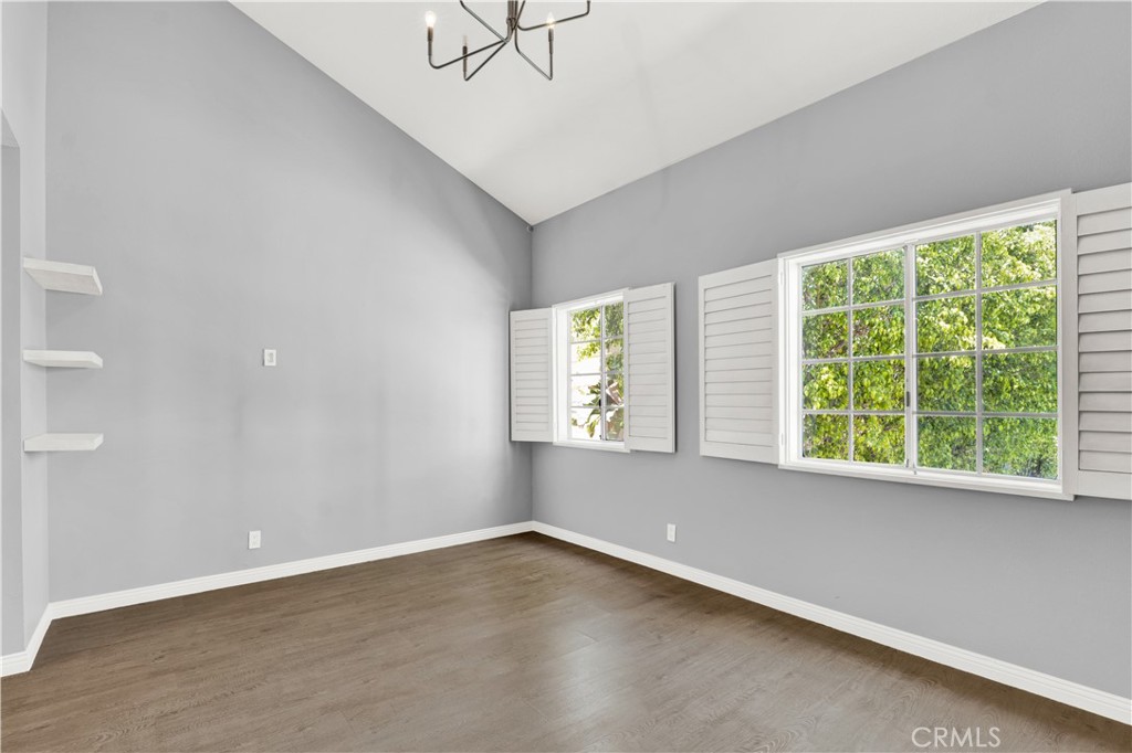 5200 White Oak Avenue 52 Property Photo 16