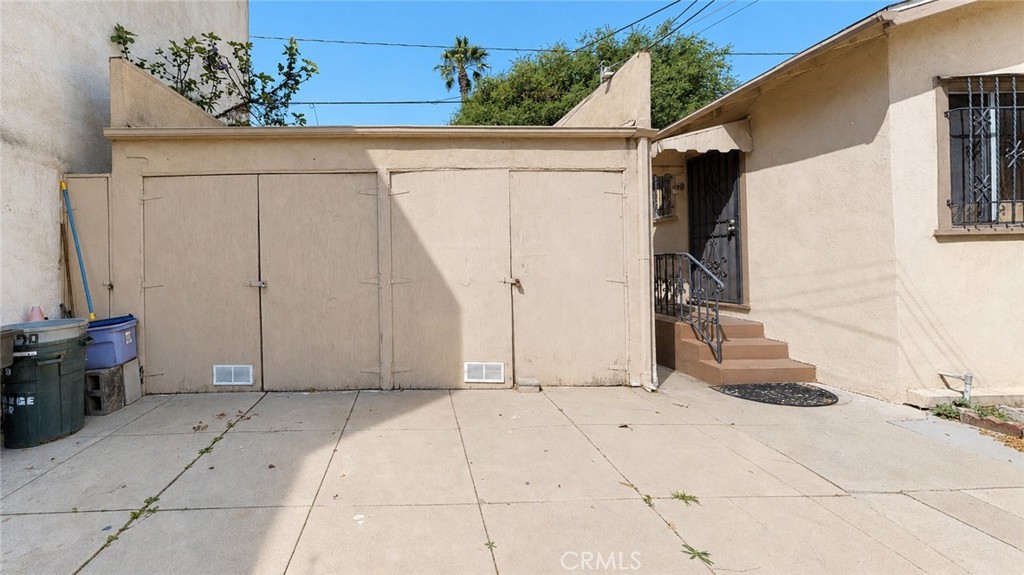 1029 N Orange Grove Property Photo 11