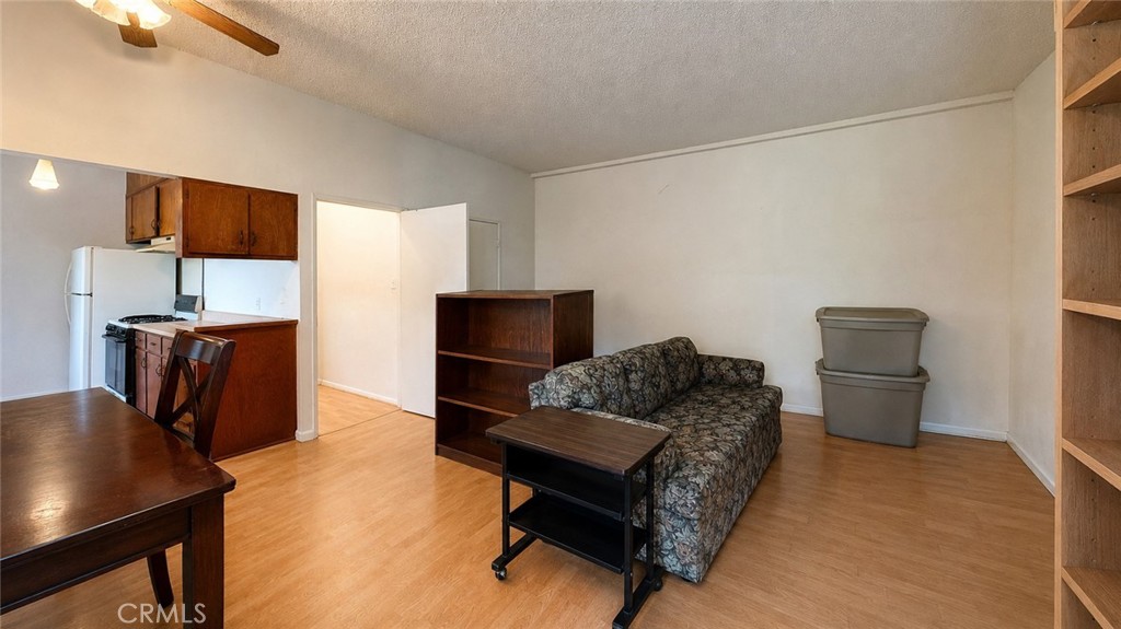 1029 N Orange Grove Property Photo 15