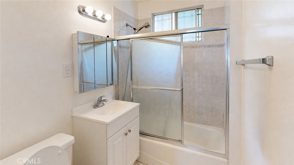 1029 N Orange Grove Property Photo 33