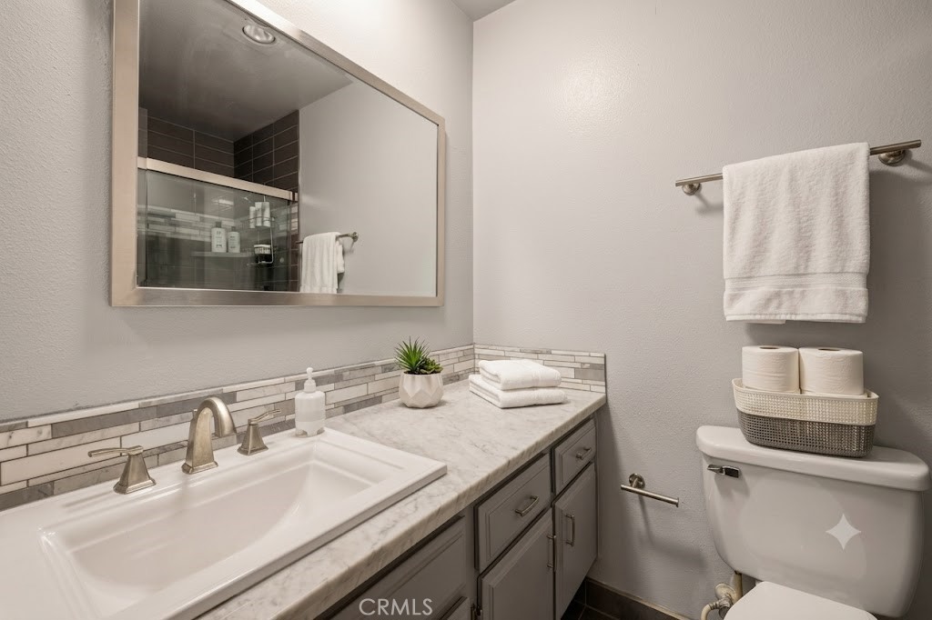 1346 E Hillcrest 40 Property Photo 6