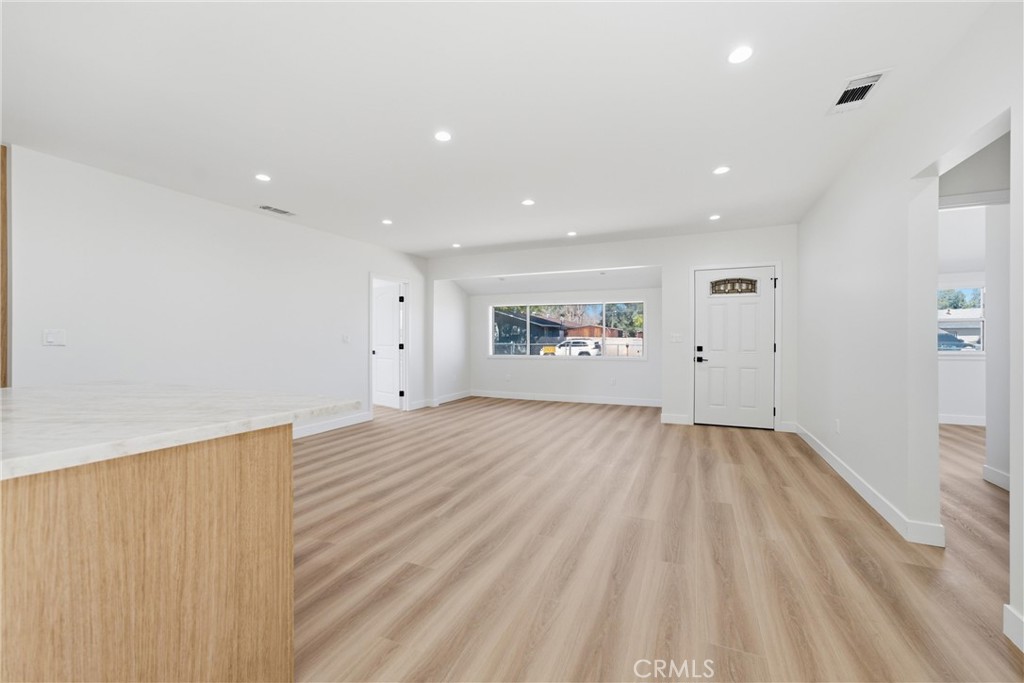 39018 8th Street E Property Photo 9