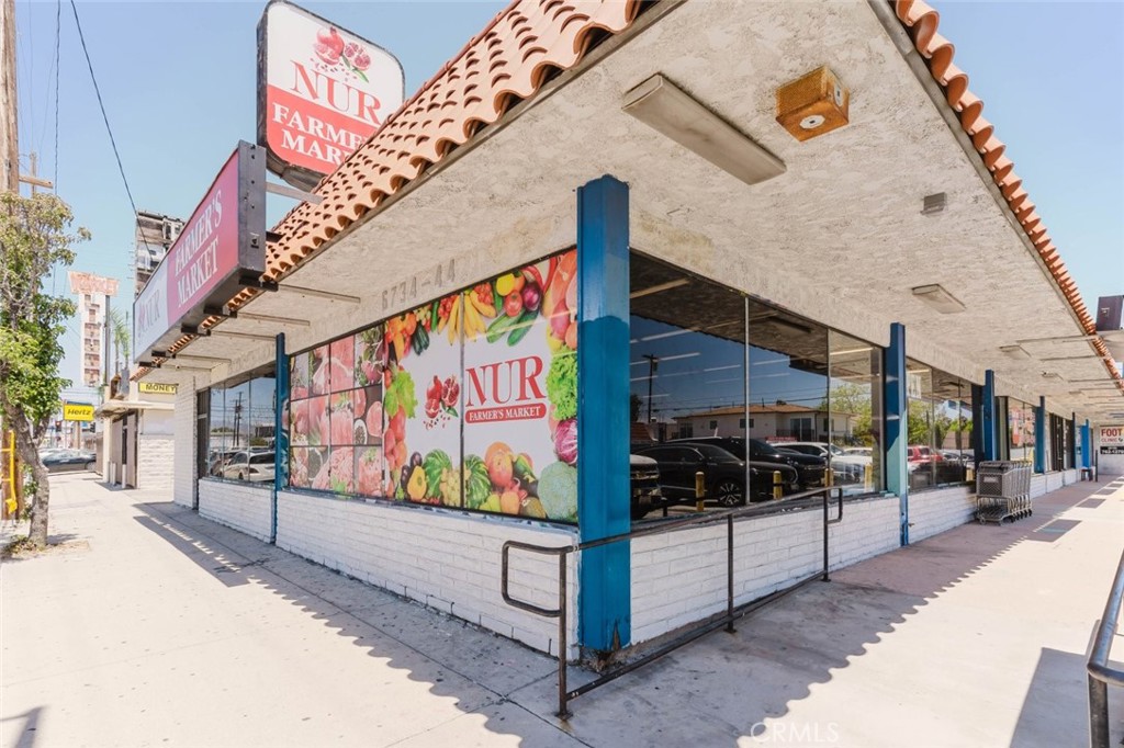 6744 Lankershim Boulevard Property Photo 1