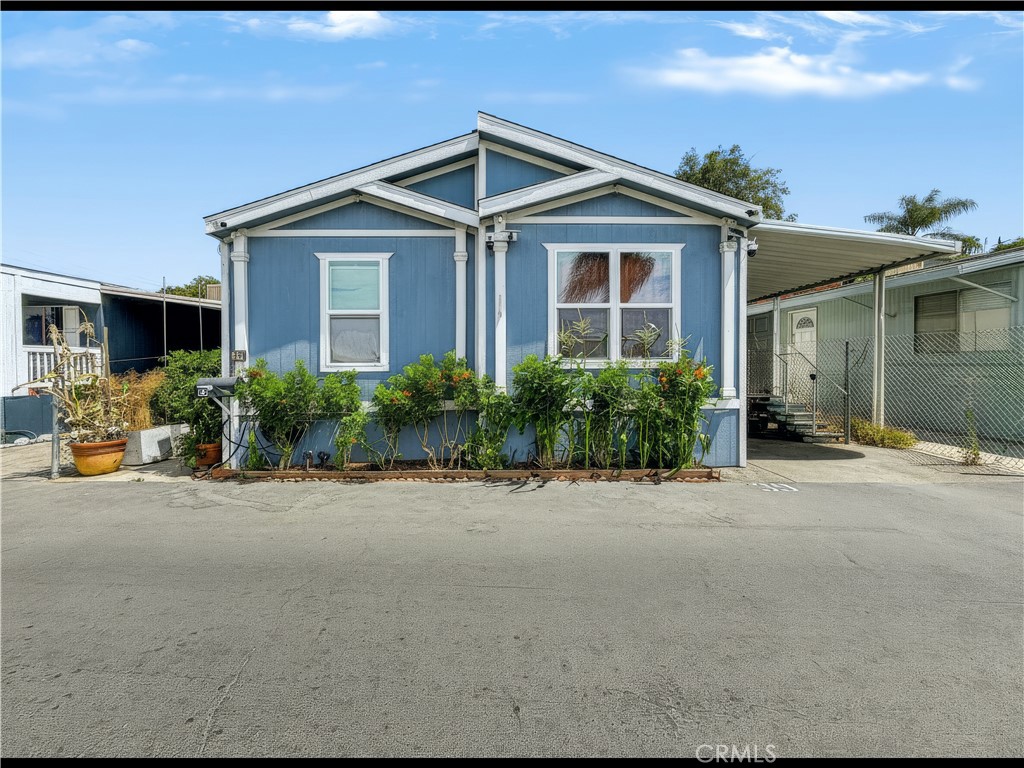 10965 Glenoaks 39 Property Photo 1