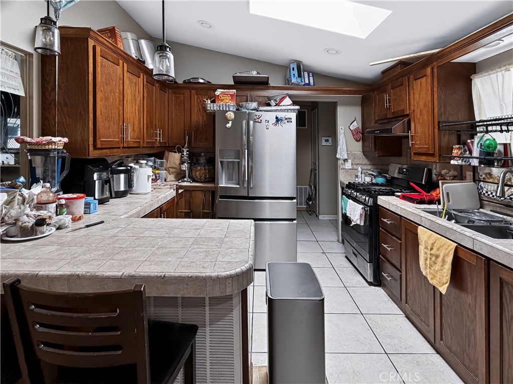 10965 Glenoaks 39 Property Photo 4
