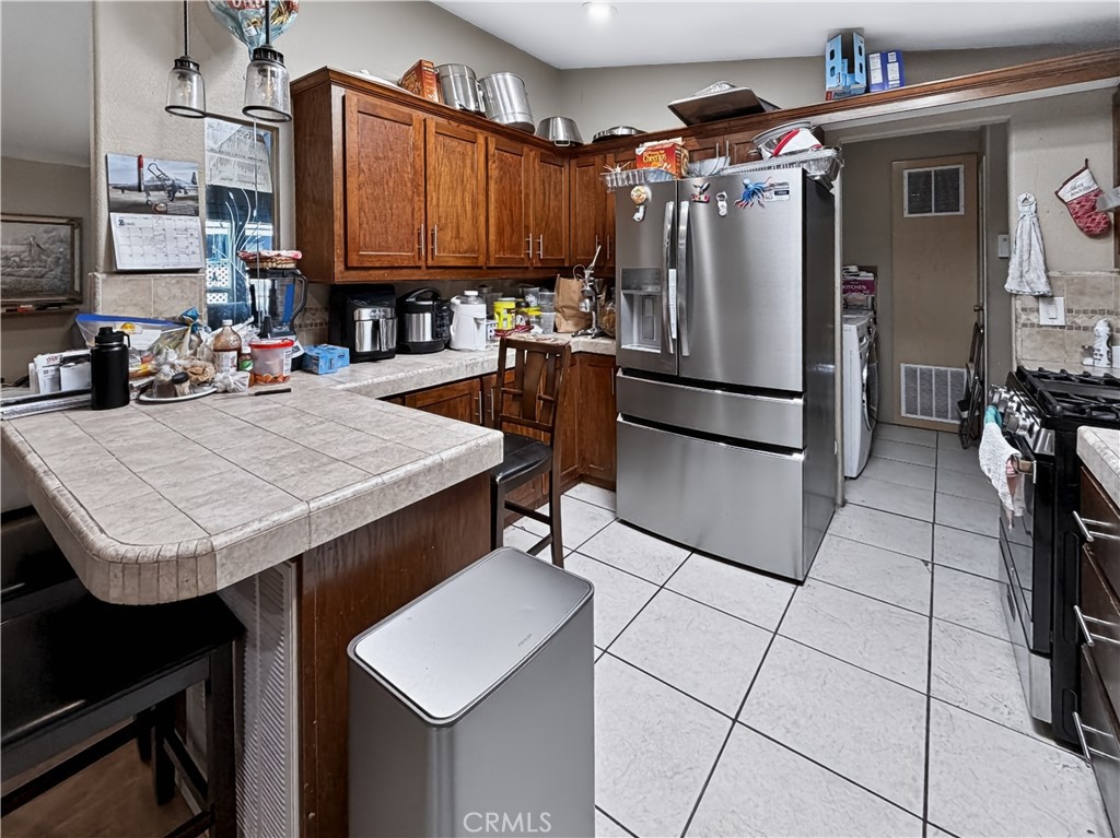 10965 Glenoaks 39 Property Photo 5